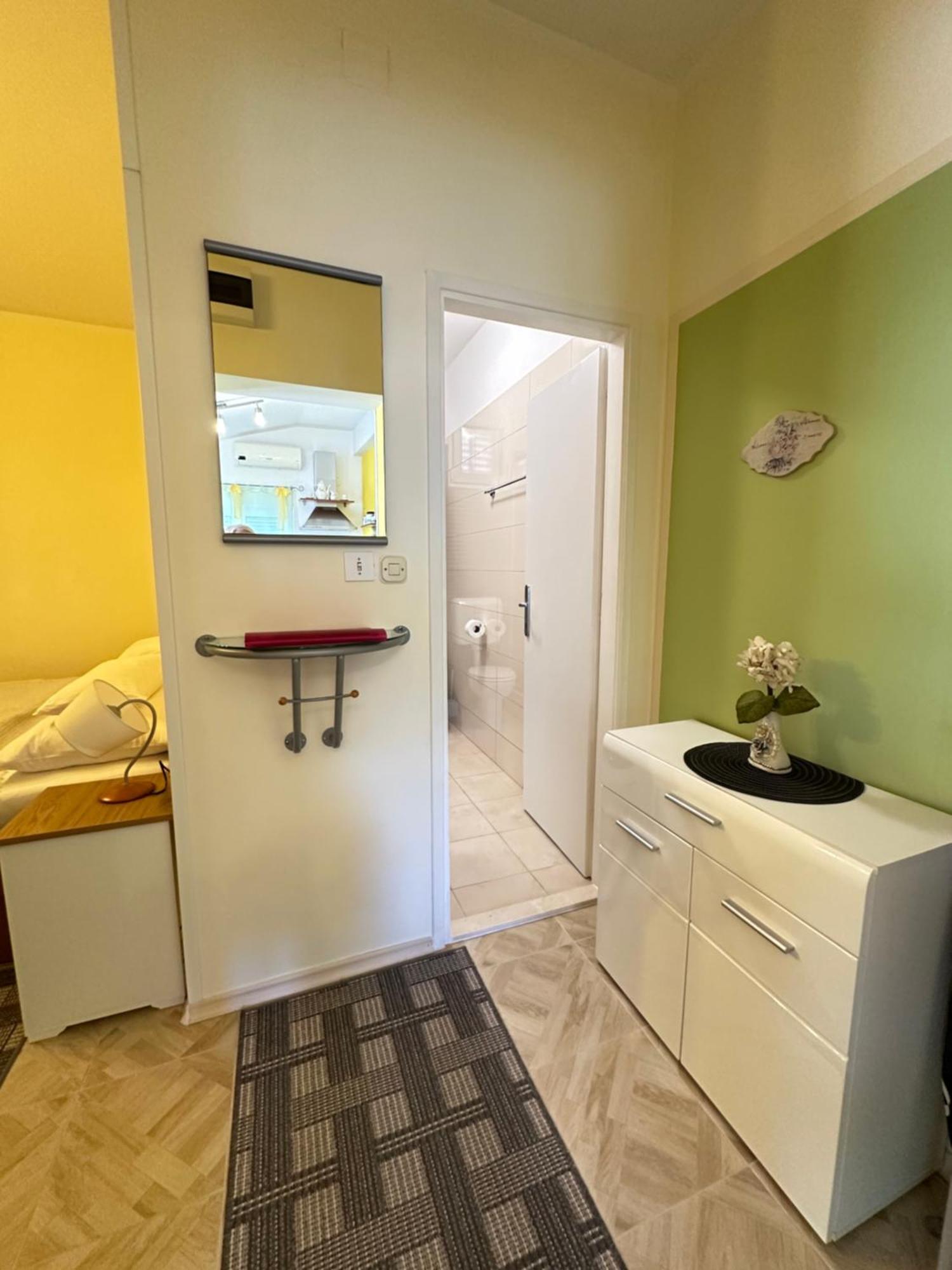 Apartments - Rooms Vesna Primosten Ngoại thất bức ảnh