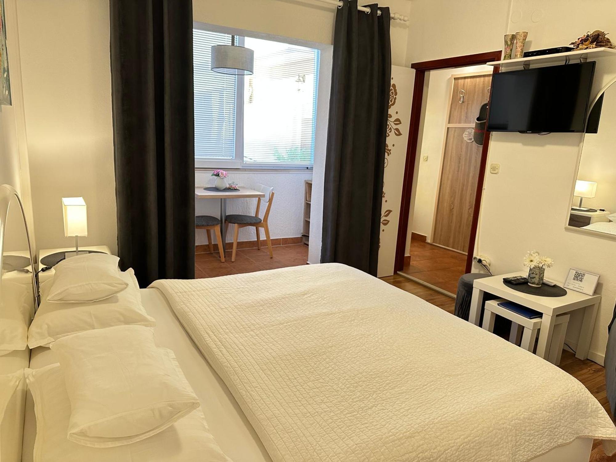 Apartments - Rooms Vesna Primosten Ngoại thất bức ảnh